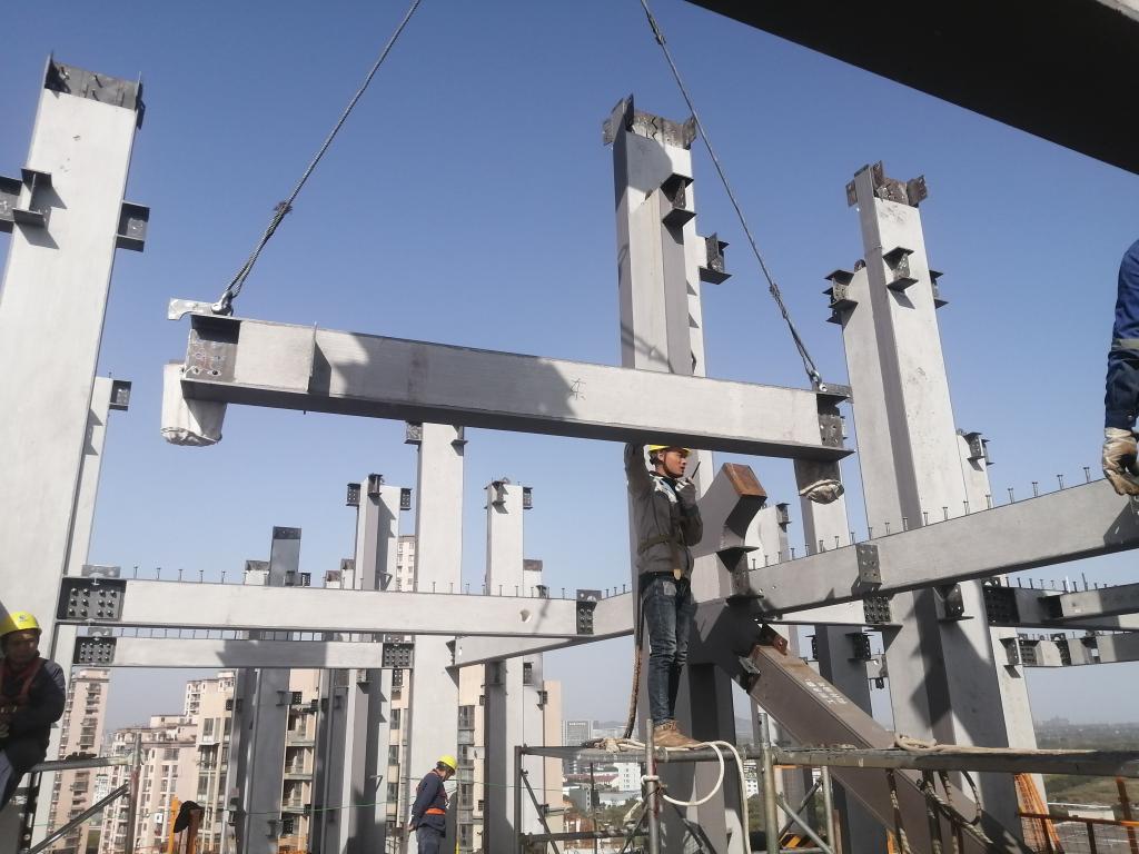 爱游戏电竞装配式建筑渐流行：“工厂造零件现场拼房子”