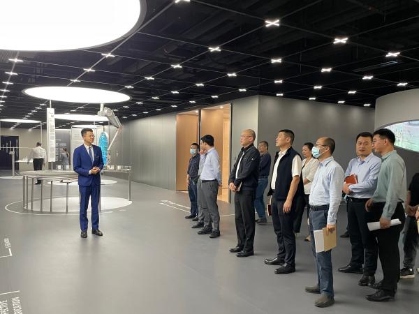 爱游戏电竞罗湖区住房和建设局局长马晓东率队到深圳市住房和建设局开展建筑业近零碳发